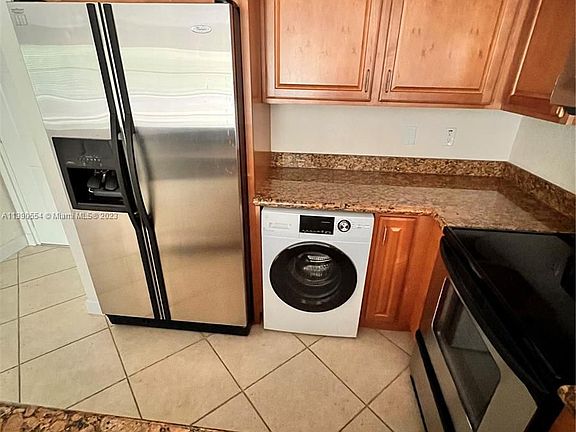 3rd image of 150 NE 15th Ave APT 237