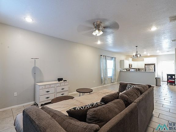 4th image of 3817 Buchanan Ct