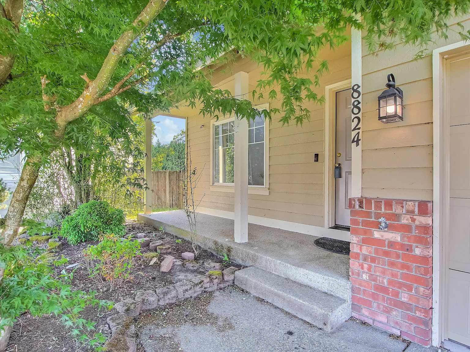4 bed, 2074 sqft, $3,100 — Photo 3
