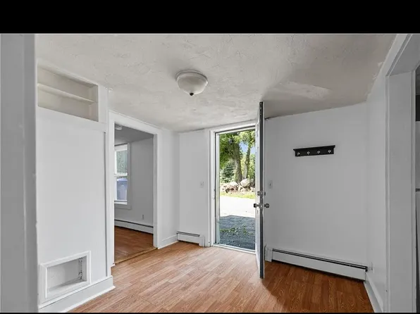 40 Centre St, West Warwick, RI 02893