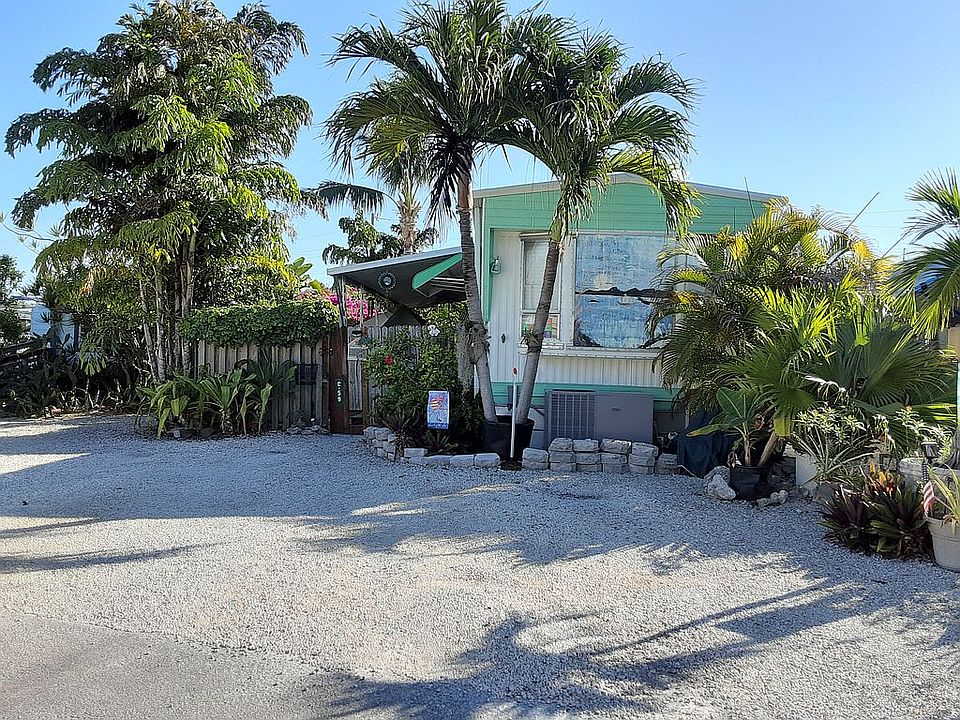Front with two parking space