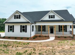 140 Knight Acres Ln, Walkertown, NC 27051