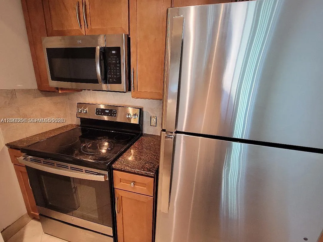 Cite Condo — Photo 3