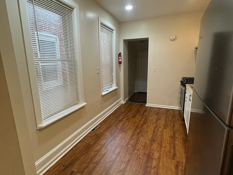 63 Asbury St — Photo 3