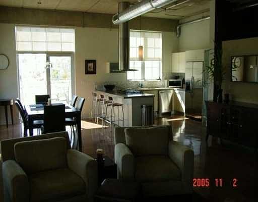 3rd image of 425 N Andrews Ave