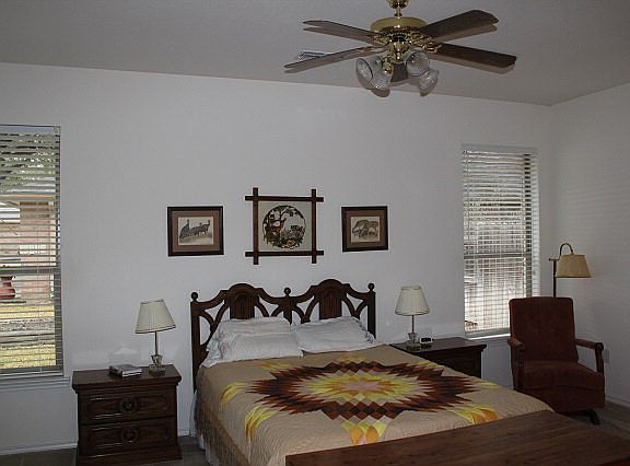 5th image of 320 Chase Oaks Pl