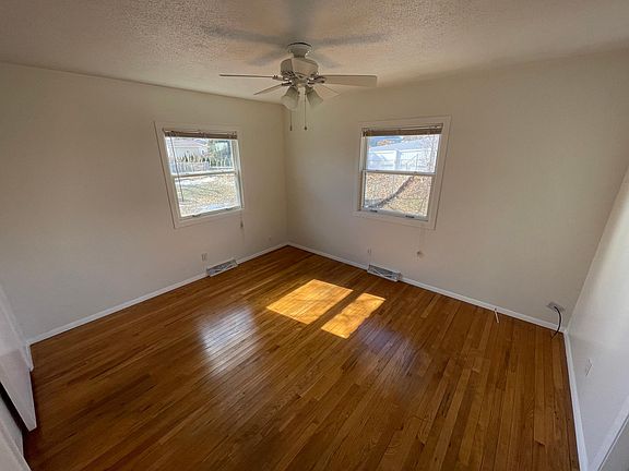 5th image of 2904 Greenway Dr