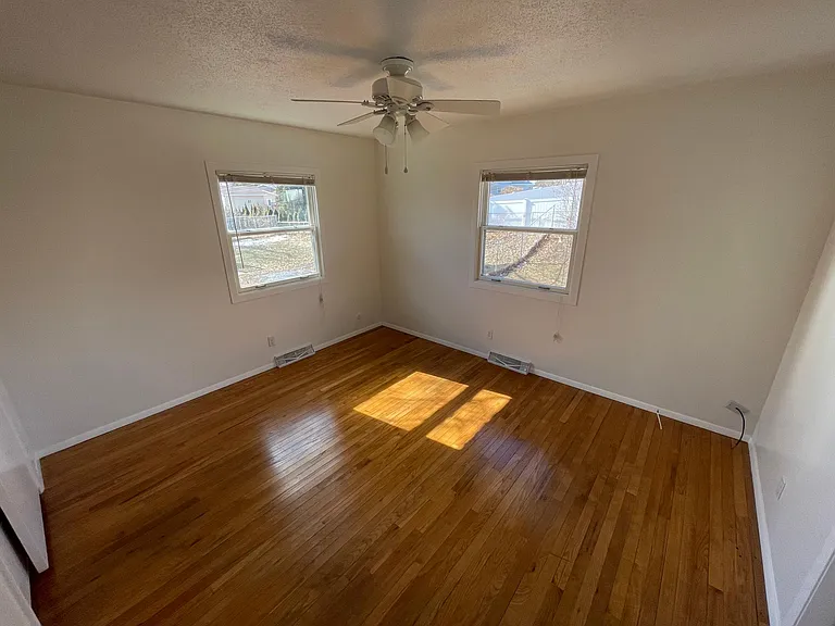 2904 Greenway Dr — Photo 5
