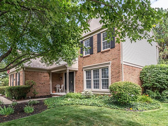 3rd image of 46514 Swanmere Dr