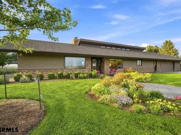 2700 Country Club Rd, Gering, NE 69341