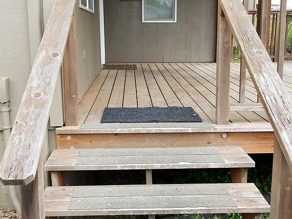 4th image of 4705 NE 60th St