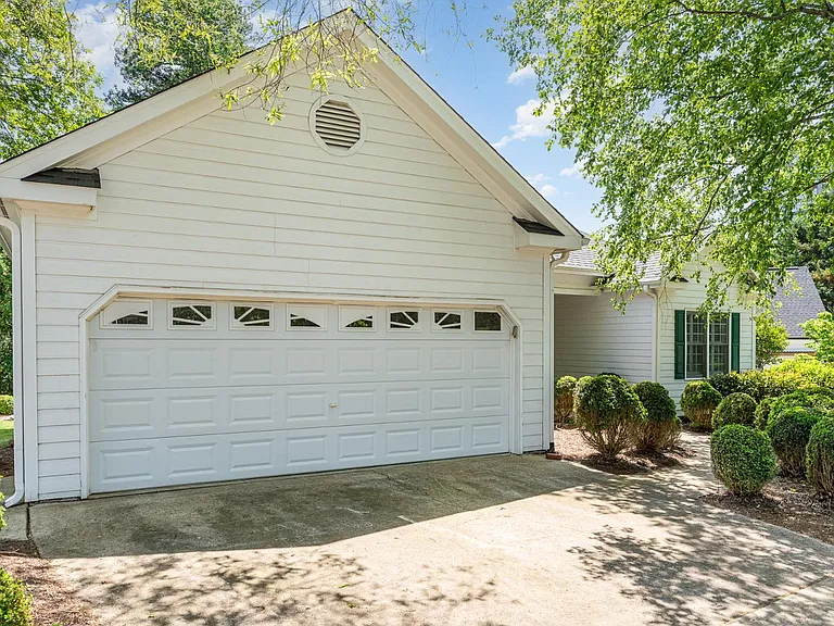 612 Hardimont Rd — Photo 3