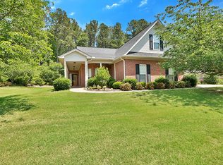 145 Winecoff Dr, Fayetteville, GA