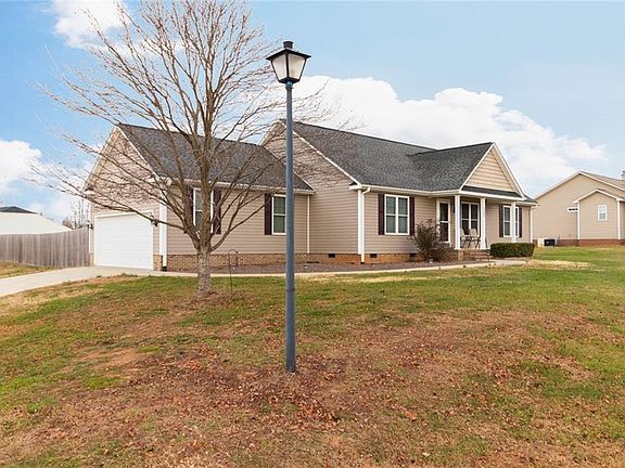2nd image of 5399 Longspur Dr