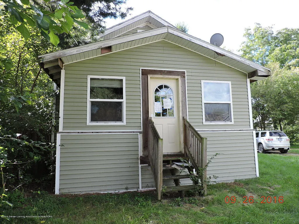 601 Hyatt St photo 1