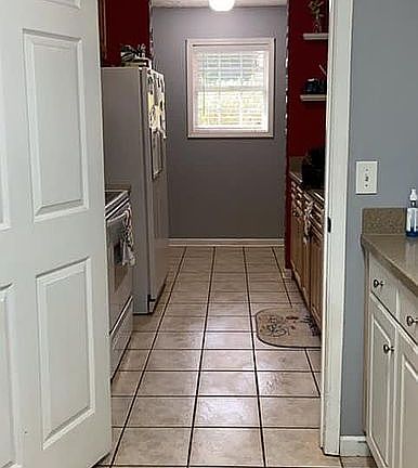 4th image of 115 Parker St