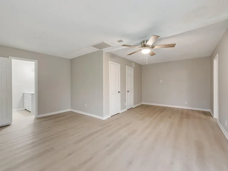 12118 Oberlin Dr — Photo 6