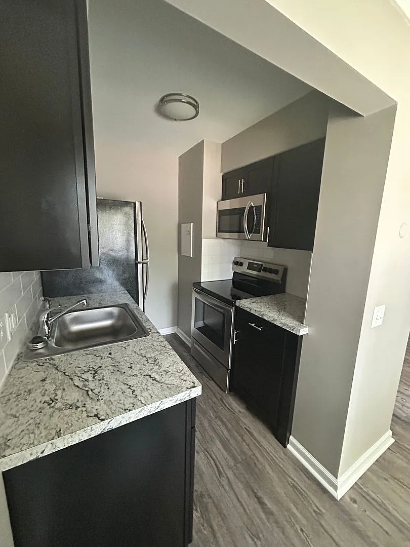 4101 Harvest Ln — Photo 4