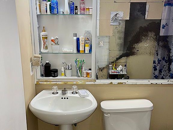 4th image of 14421 N Kendall Dr #110M