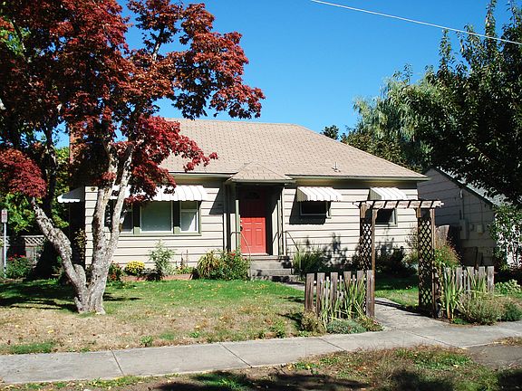2nd image of 237 NW 9th St