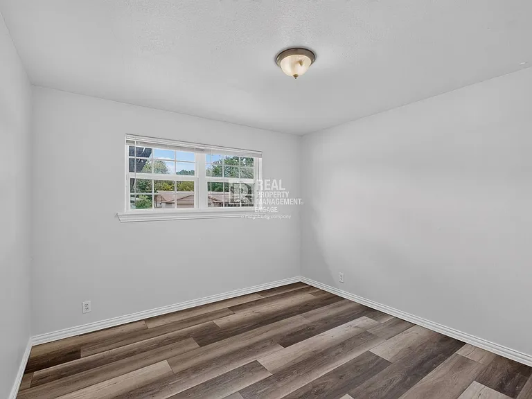 4401 Steven St — Photo 30