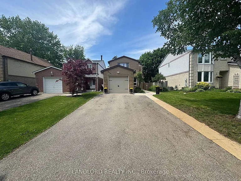 833 Laurier Ave — Photo 43