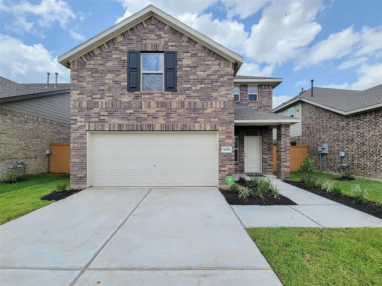 4 bed, 2.5 bath, 2358 sqft, $2,750 — Photo 1
