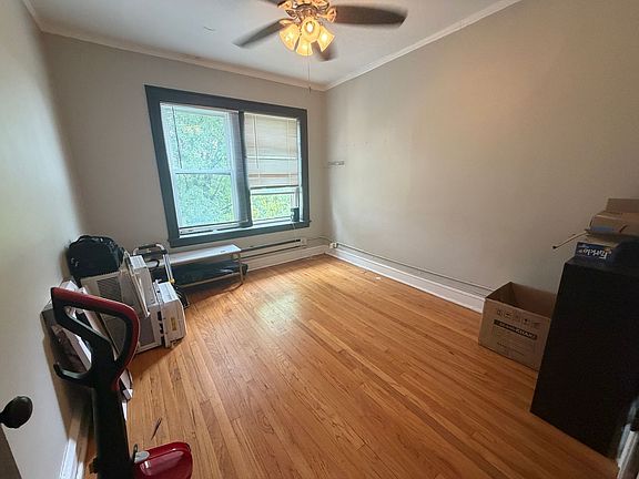 5th image of 2842-44 W Fletcher St #2842-3S