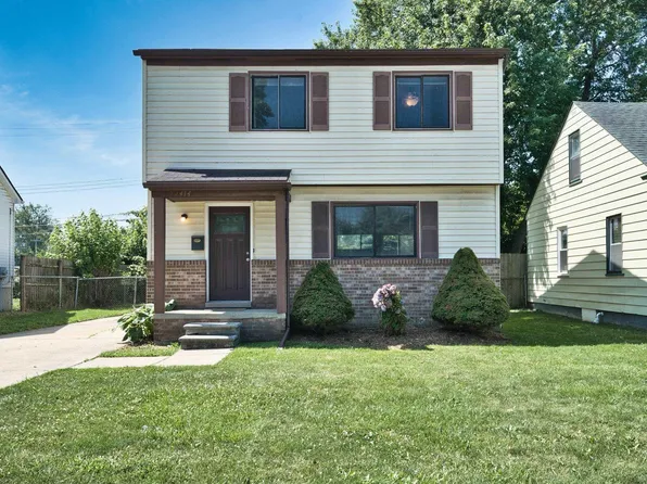 22414 Glen Ct, Saint Clair Shores, MI 48080