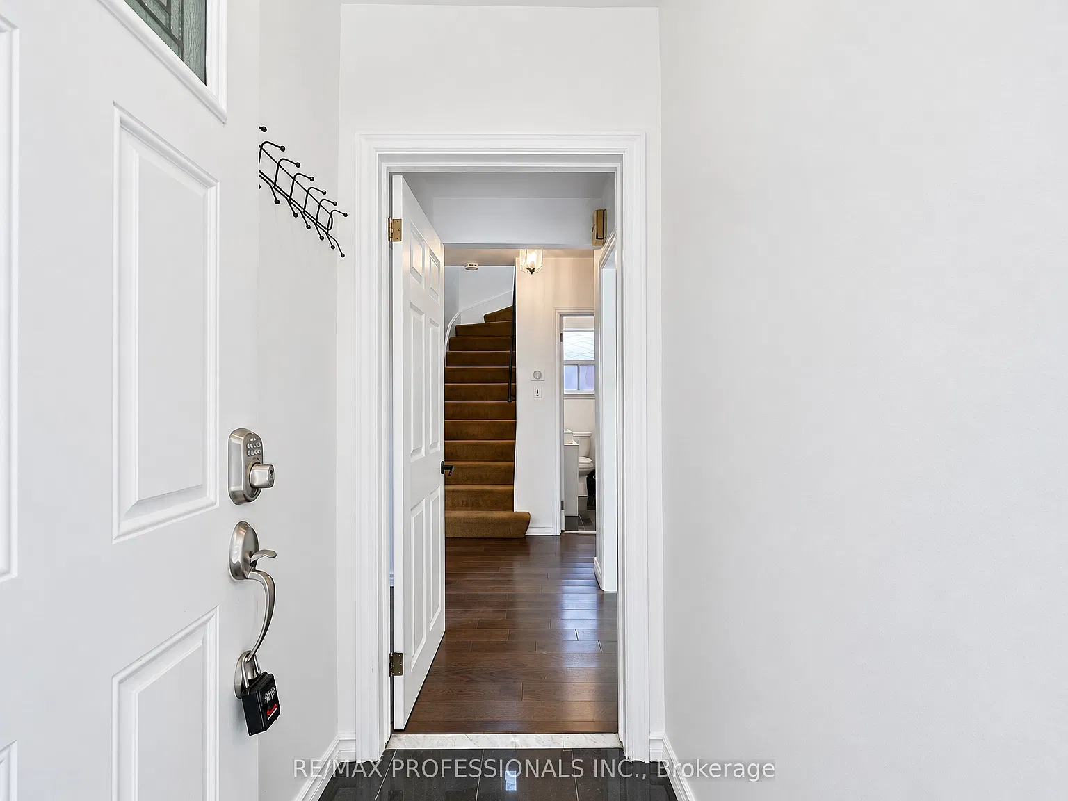 3 bed, $3,000 — Photo 3