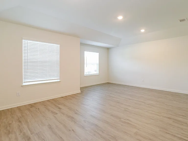 26864 Steinbeck Dr — Photo 8