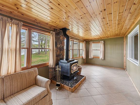 3rd image of 66875 Spider Lake Cr