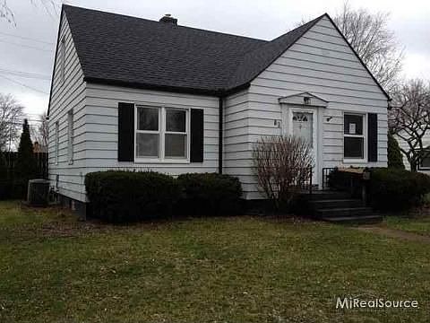 4th image of 82 Huron Ave