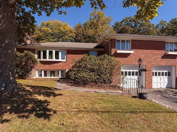 53 Bacon St, Winchester, MA 01890