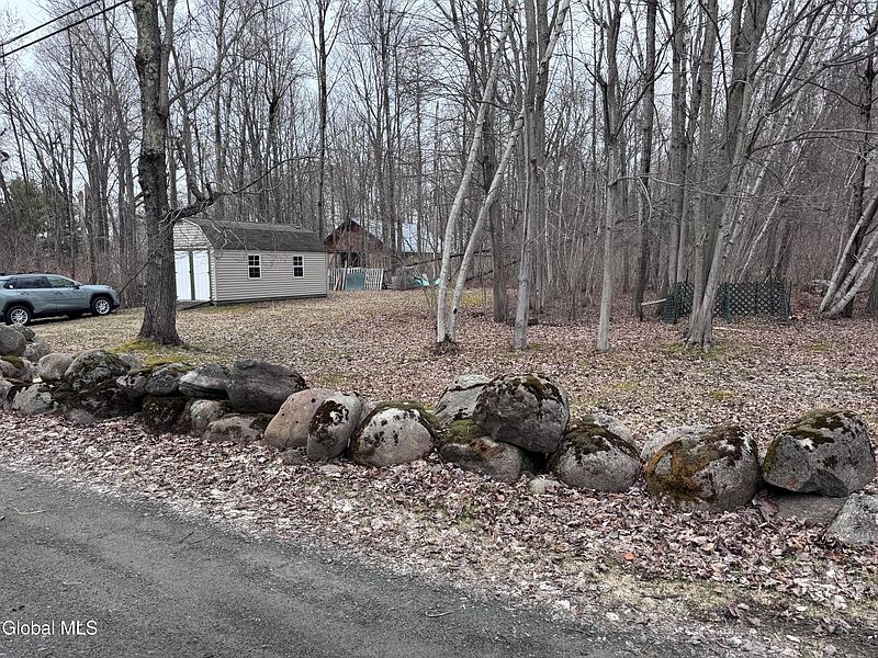 3rd image of 597 Lakeview Road