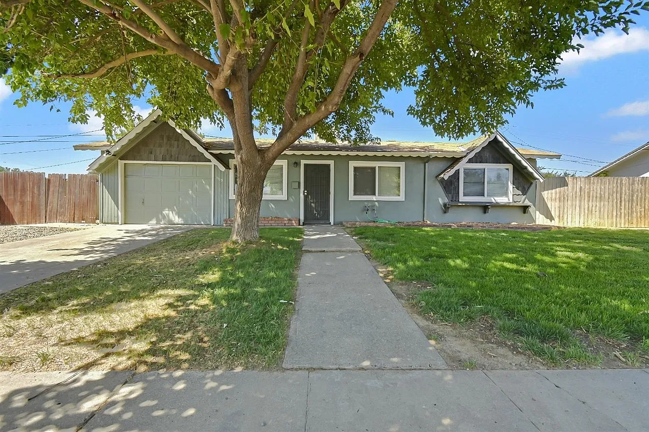 1113 Arthur St photo 1