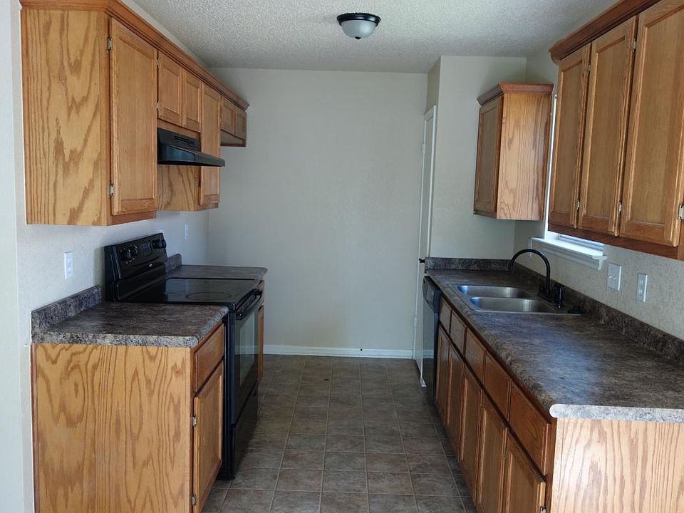 2nd image of 1305 Elke Cir