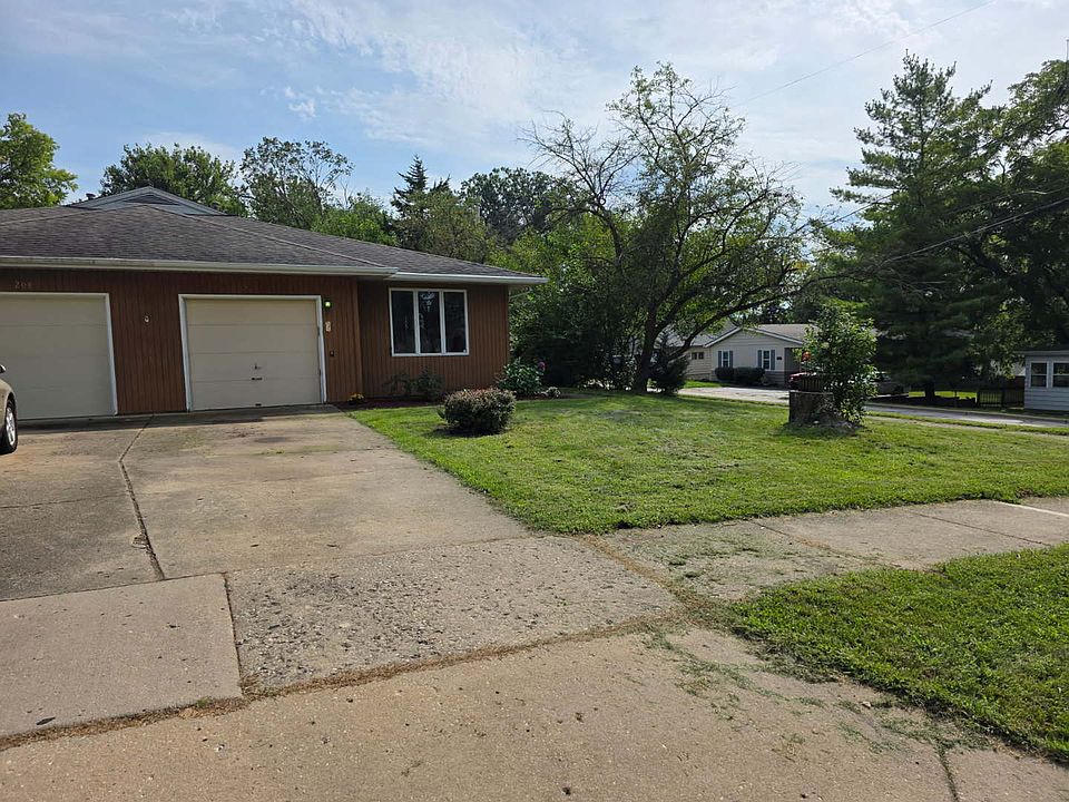1st image of 206 Webster St #206