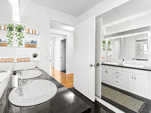 5th image of 420 E 61st St #36AB