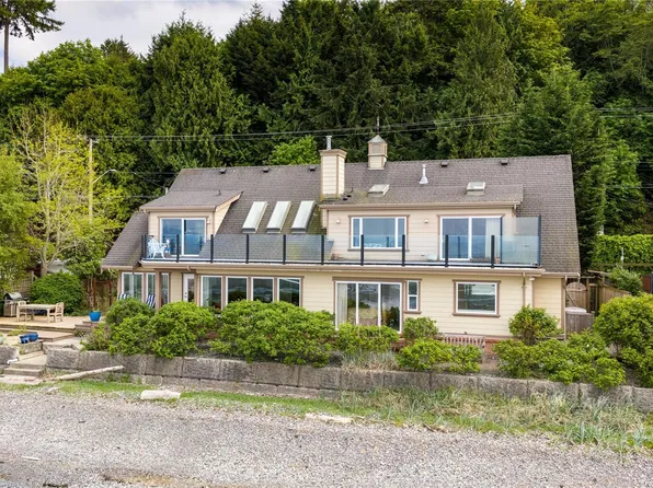 2995 Island Hwy W, Qualicum Beach, BC V9K 2H2
