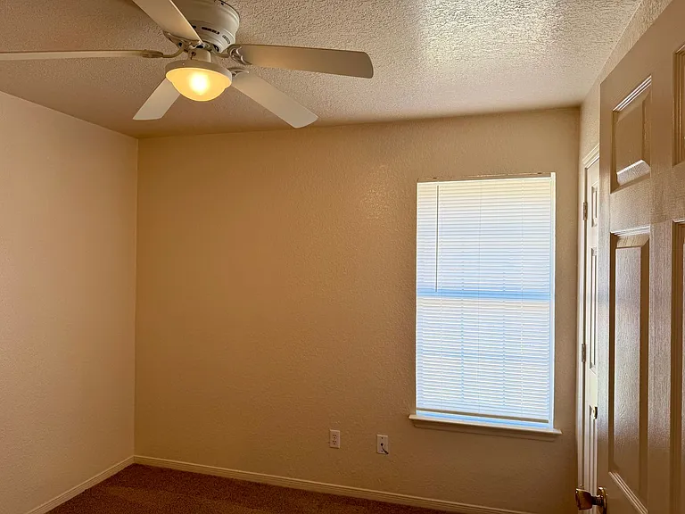 2202 Amethyst Dr — Photo 10