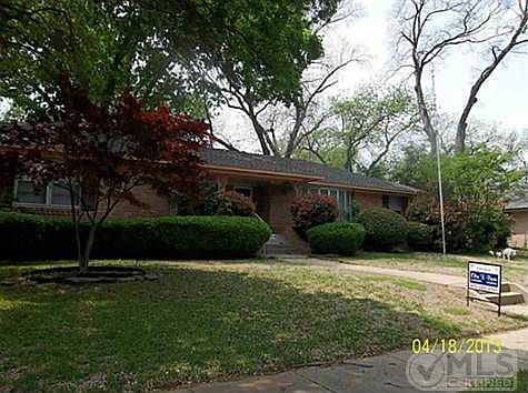1st image of 3117 S Glenbrook Dr