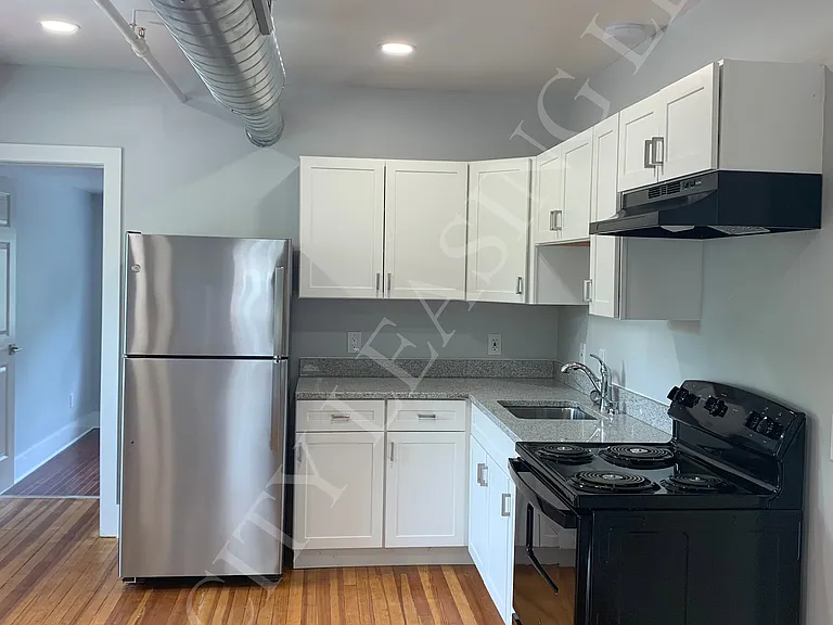 965 Monroe Ave #3 — Photo 3
