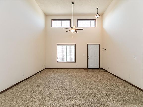 3rd image of 1154 Crescent View Dr NE