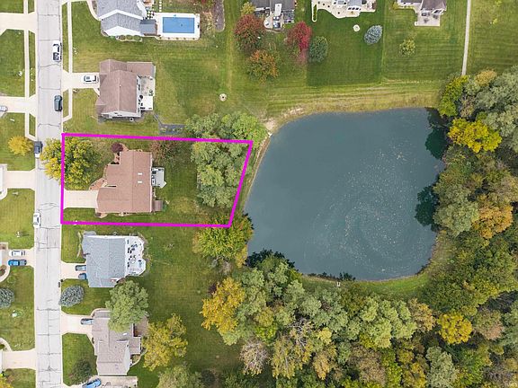 2nd image of 1936 Hunters Ridge Dr