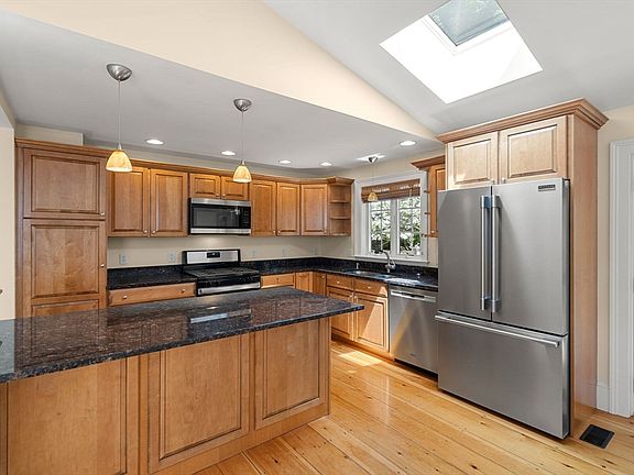 2nd image of 49 Prospect St