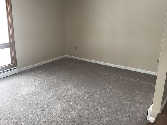 5th image of 994 Peru Rd