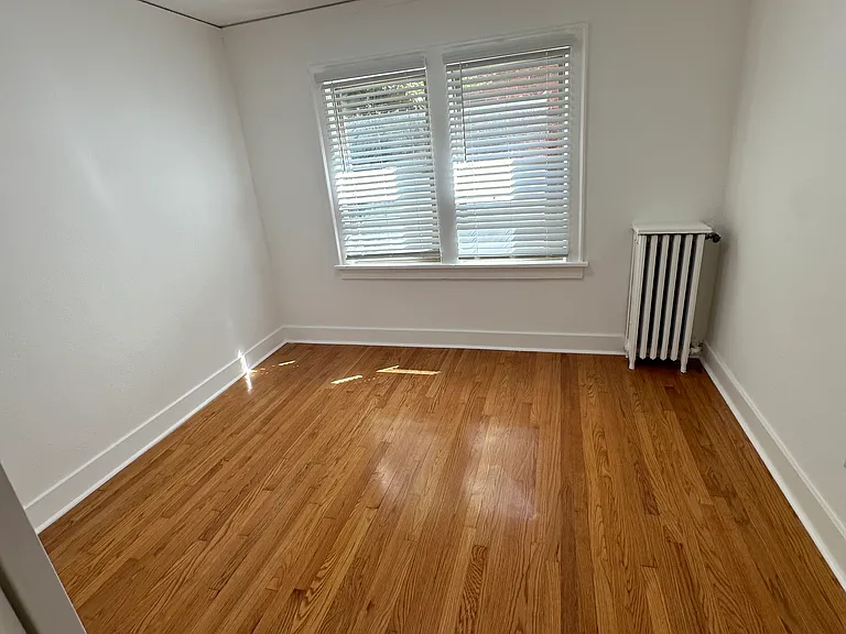 516 Summit Ave E #201 — Photo 10