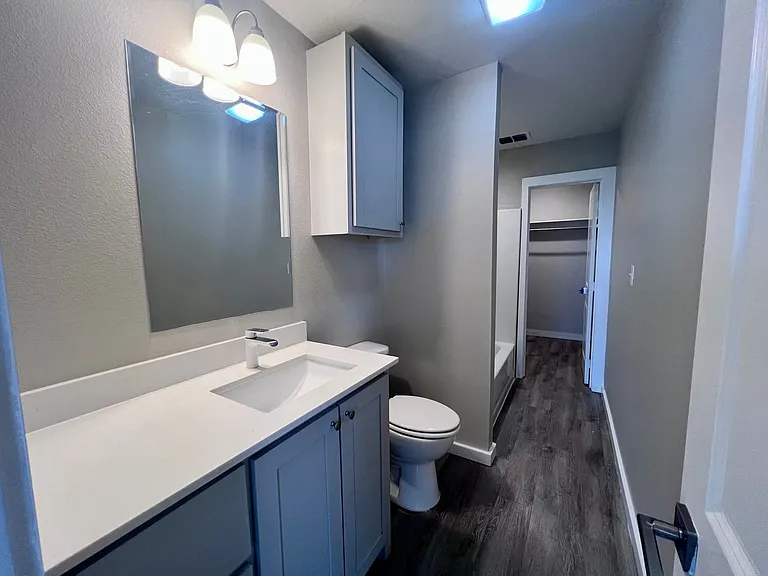 5726 Lehigh St — Photo 11