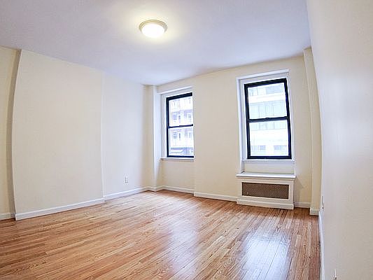 4th image of 150 E 84th St #1C2C